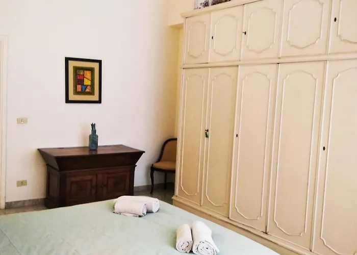 Piccinni House Бари